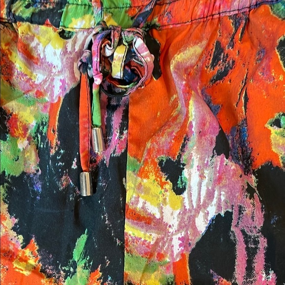 W118 by Walter Baker Black Pattern Shorts - Picture 3 of 6